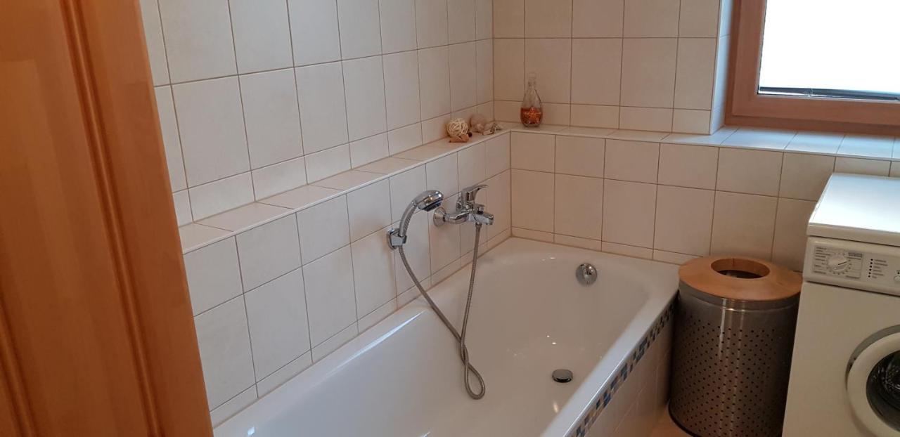 Tipp - Halle Idyllisch Am Fluss Krollwitz Zewnętrze zdjęcie