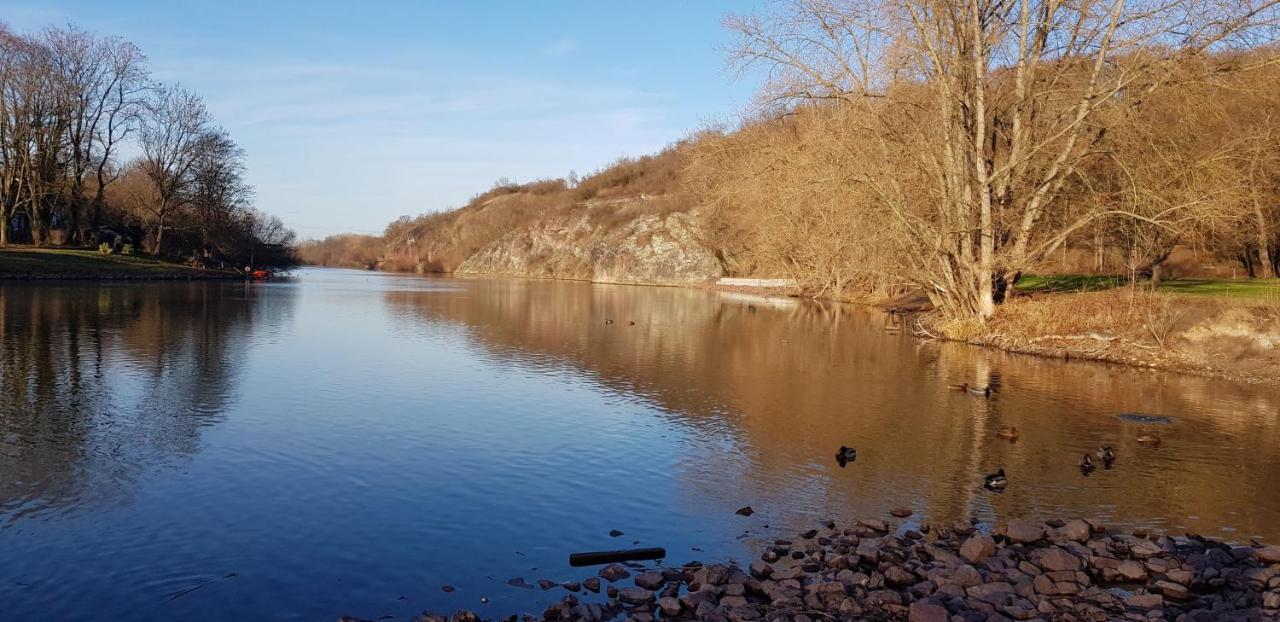 Tipp - Halle Idyllisch Am Fluss Krollwitz Zewnętrze zdjęcie